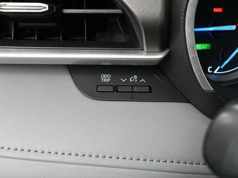 Used 2021 Toyota Highlander XLE image 33