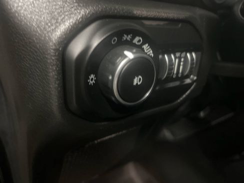 Used 2022 Jeep Wrangler Unlimited Sahara AWD/4WD image 18