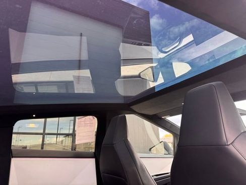 Used 2024 Tesla Cybertruck AWD Crew Cab image 20