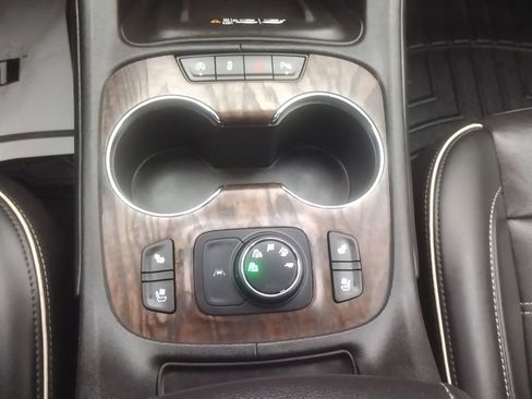 Used 2021 GMC Acadia Denali w/ Denali Ultimate Package image 16