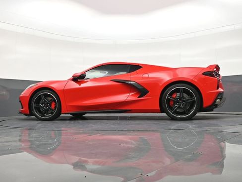 Used 2021 Chevrolet Corvette Stingray Premium Cpe w/ Z51 Performance Package image 23