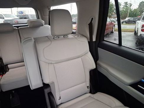 New 2025 Ford Expedition Max Platinum image 14