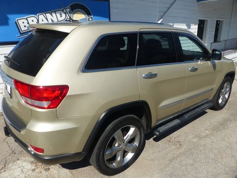 Used 2011 Jeep Grand Cherokee Overland w/ Trailer Tow Group image 5