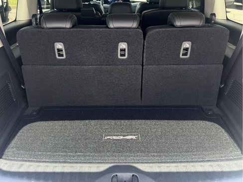 New 2025 Nissan Armada SV image 14