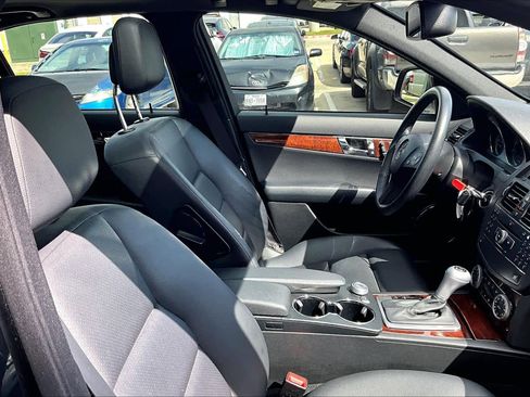 Used 2009 Mercedes-Benz C 350 Sport image 8
