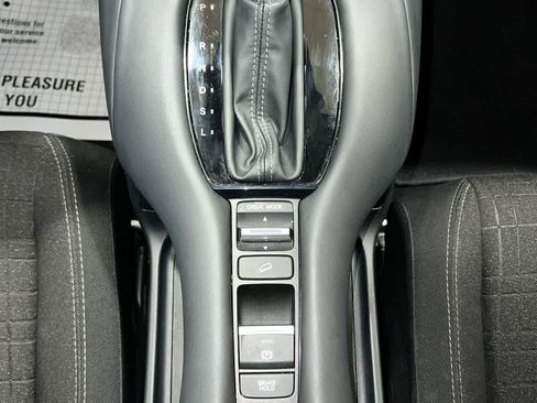 Certified 2024 Honda HR-V LX image 26