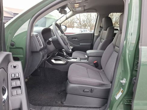 Certified 2023 Nissan Frontier SV w/ Technology Package AWD/4WD image 15