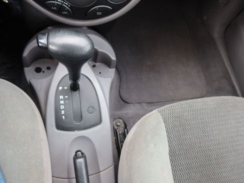 Used 2003 Ford Focus SE image 12