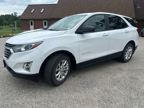 Used 2020 Chevrolet Equinox LS w/ LS Convenience Package AWD/4WD image 1