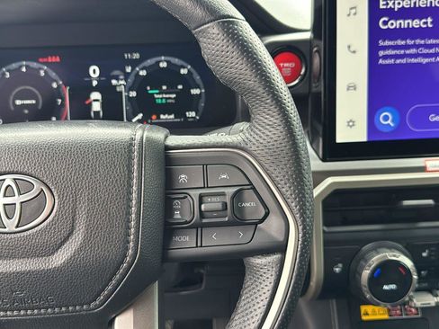 Certified 2025 Toyota Tacoma TRD Off-Road image 15
