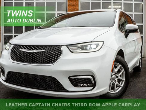 Used 2023 Chrysler Pacifica Touring-L image 1