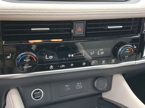 Certified 2023 Nissan Rogue SL AWD/4WD image 16