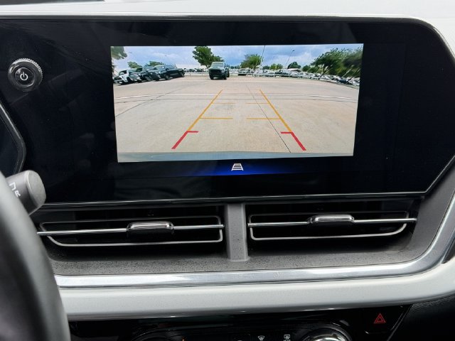 Used 2025 Chevrolet Trax LT w/ LT Convenience Package FWD image 17