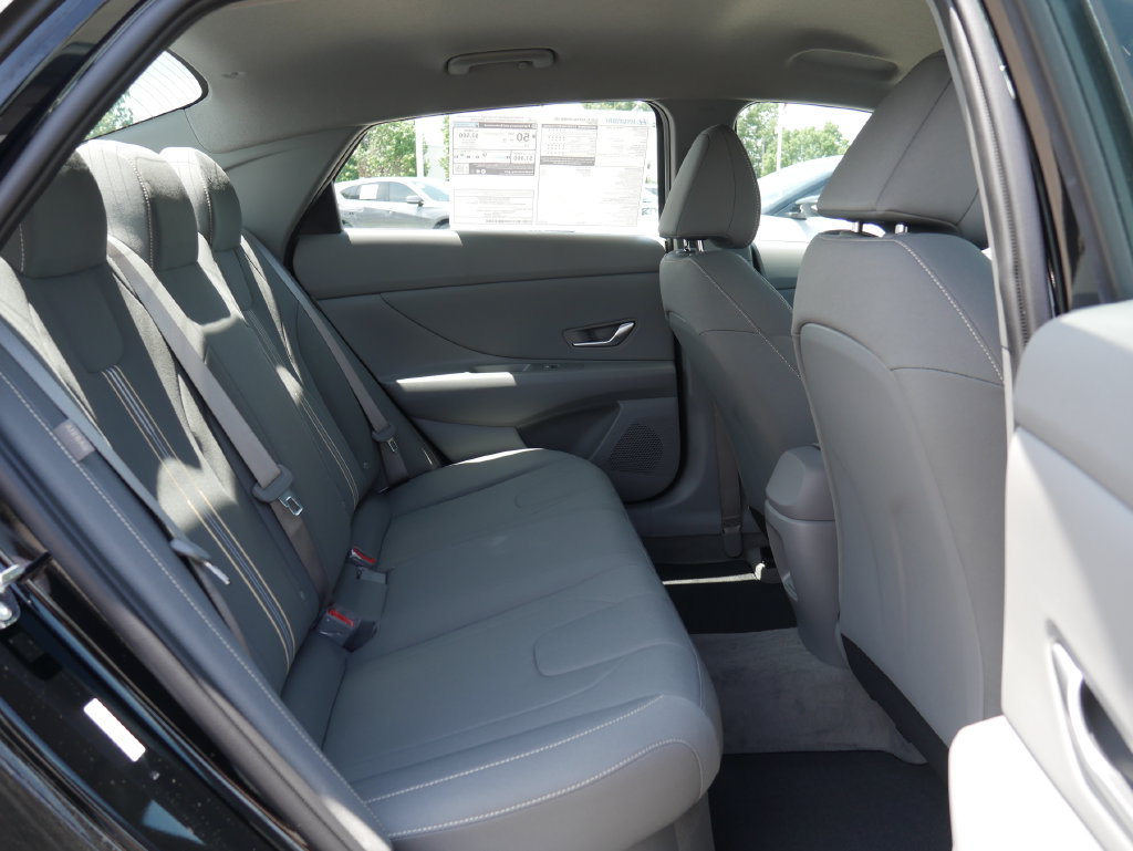 New 2026 Hyundai Elantra SEL FWD image 23