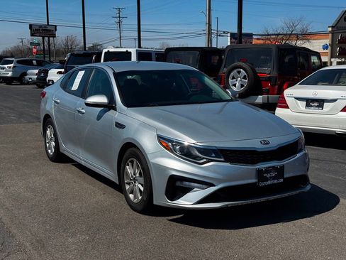 Used 2019 Kia Optima LX FWD image 3