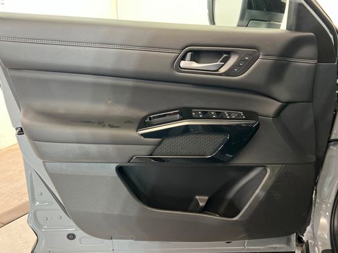 New 2026 Nissan Pathfinder Platinum image 14