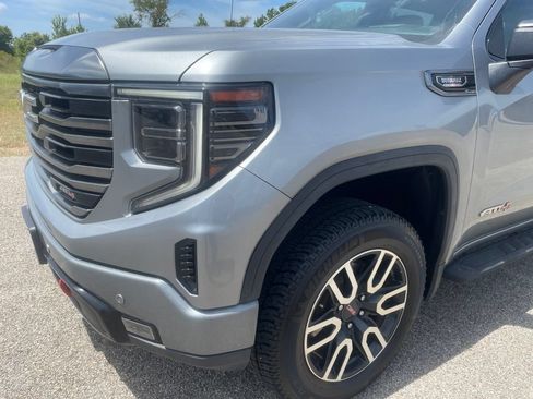 Used 2023 GMC Sierra 1500 AT4 w/ AT4 Premium Package AWD/4WD image 14