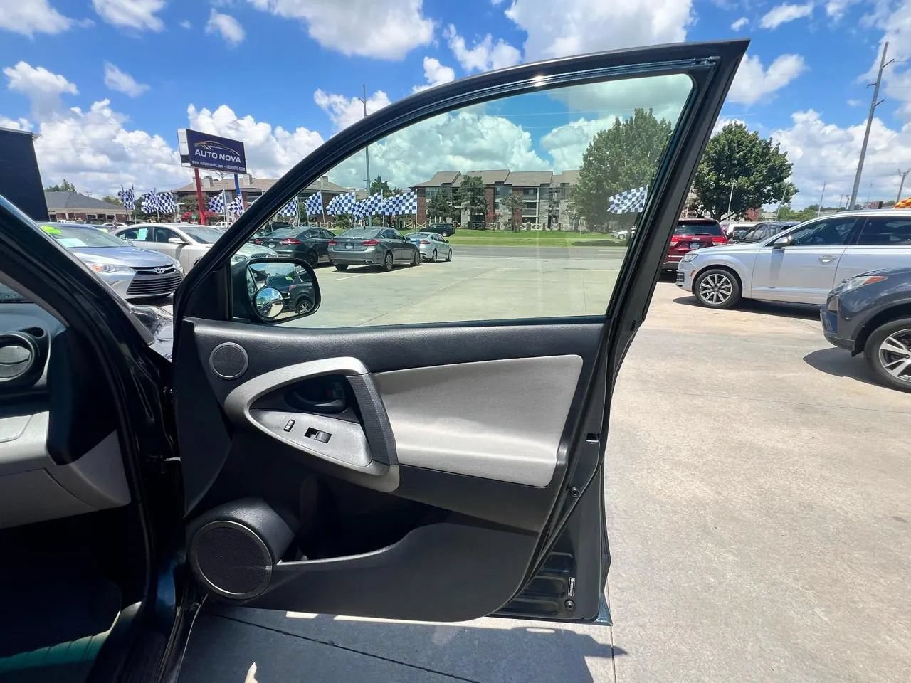 Used 2009 Toyota RAV4 2WD image 31