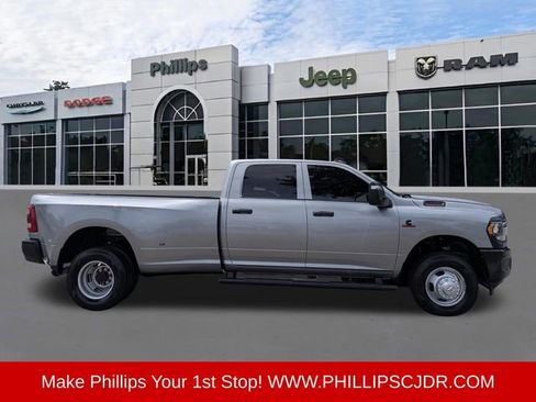 Used 2024 RAM 3500 Tradesman AWD/4WD image 2