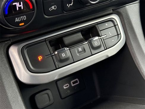 Certified 2020 GMC Acadia SLE w/ Driver Convenience Package image 15