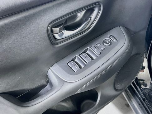 Used 2023 Honda HR-V LX image 17