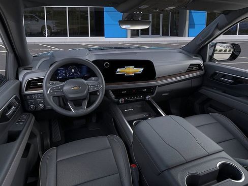 New 2025 Chevrolet Suburban Premier AWD/4WD image 15