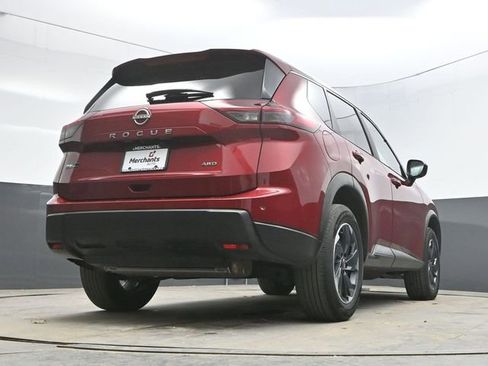 Used 2025 Nissan Rogue SV image 34