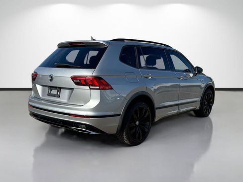 Used 2020 Volkswagen Tiguan SE R-Line image 3