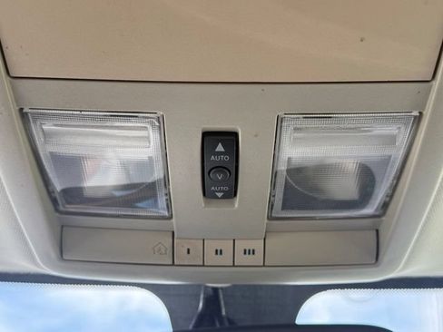 Used 2007 Chrysler 300 C RWD image 24