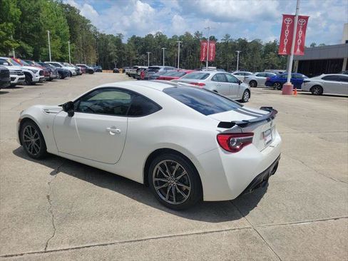 Certified 2017 Toyota 86 860 Special Edition RWD image 3