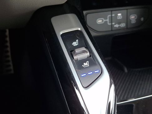 Used 2025 Kia Sorento SX image 26