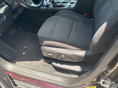 Used 2021 Chevrolet Traverse LT AWD/4WD image 6