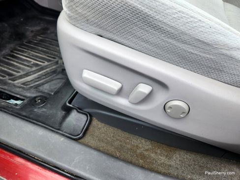 Used 2018 Toyota Sienna LE image 26