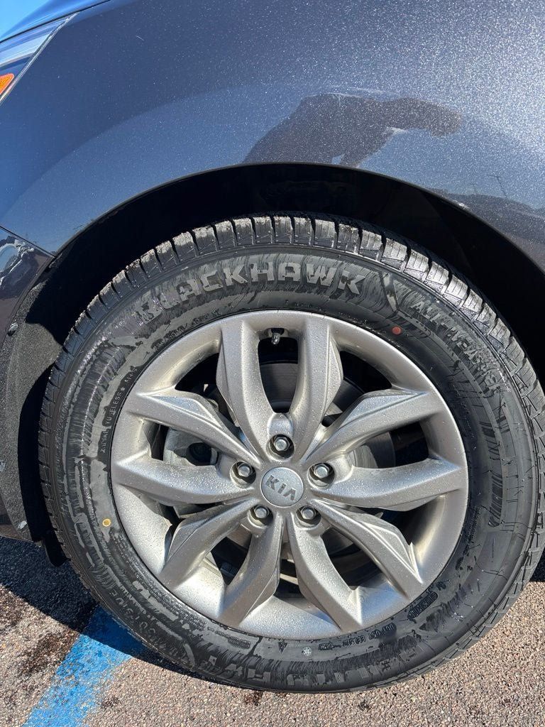 Used 2021 Kia Sedona EX FWD image 9