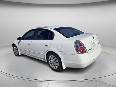Used 2005 Nissan Altima 2.5 S w/ (S02) Side Airbags Pkg image 4