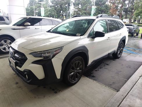 Used 2023 Subaru Outback Onyx Edition image 3