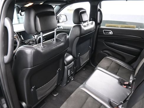 Used 2020 Jeep Grand Cherokee Altitude RWD image 35