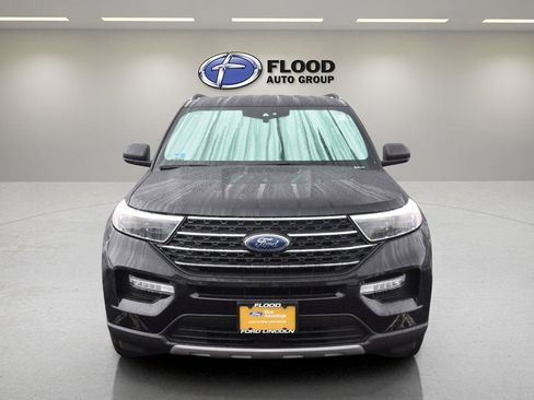 Used 2023 Ford Explorer XLT w/ Equipment Group 202A AWD/4WD image 2