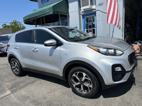 Used 2020 Kia Sportage LX w/ LX Popular Package AWD/4WD image 2
