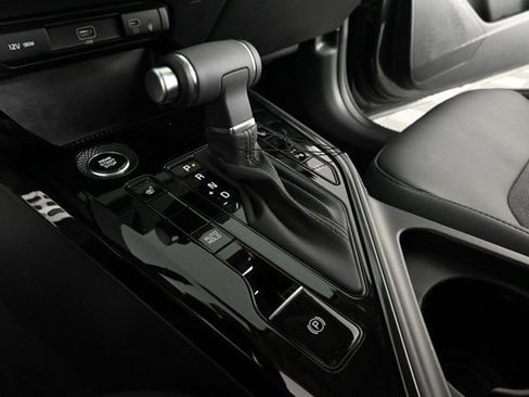 New 2025 Kia Niro EX Touring image 23