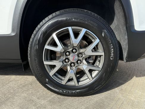 Used 2022 GMC Acadia SLE w/ Driver Convenience Package image 11