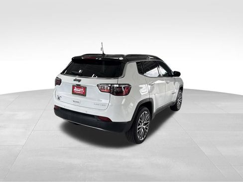 Used 2023 Jeep Compass Limited w/ Elite Group AWD/4WD image 5