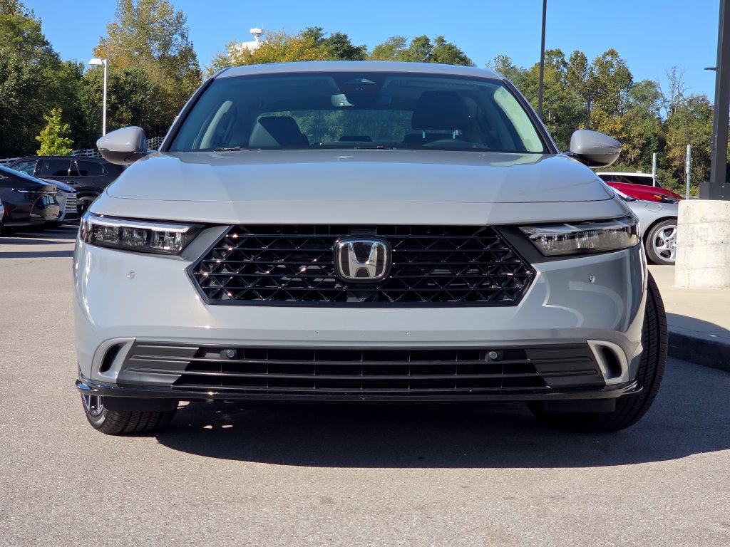 Used 2025 Honda Accord Touring image 3