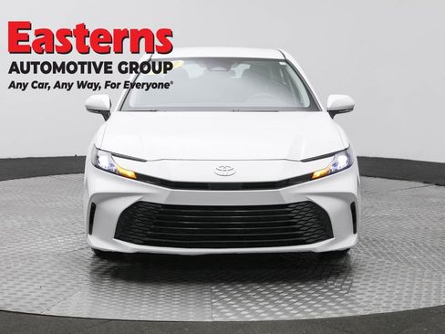 Used 2025 Toyota Camry LE image 2