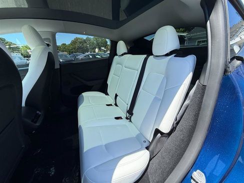 Used 2024 Tesla Model Y Long Range AWD/4WD image 14