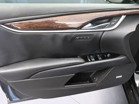 Used 2014 Cadillac XTS Premium FWD image 27