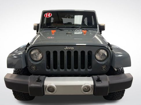 Used 2014 Jeep Wrangler Unlimited Sahara w/ Connectivity Group AWD/4WD image 15