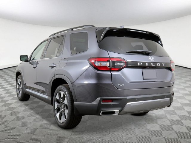 New 2026 Honda Pilot Touring image 7