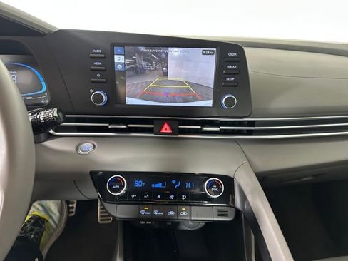 Certified 2025 Hyundai Elantra Sport image 50