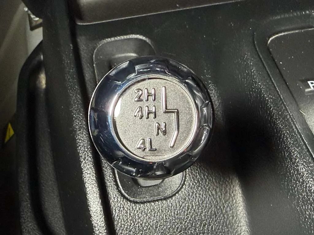 Used 2018 Jeep Wrangler Sport AWD/4WD image 30